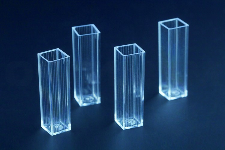 Кюветы пластиковые для анализаторов (спектрофотометров), макро, 10х10х45 мм, 4 мл, Литопласт