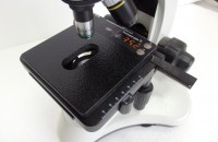 Столик с подогревом и термостабилизацией к микроскопам "Петролазер"
